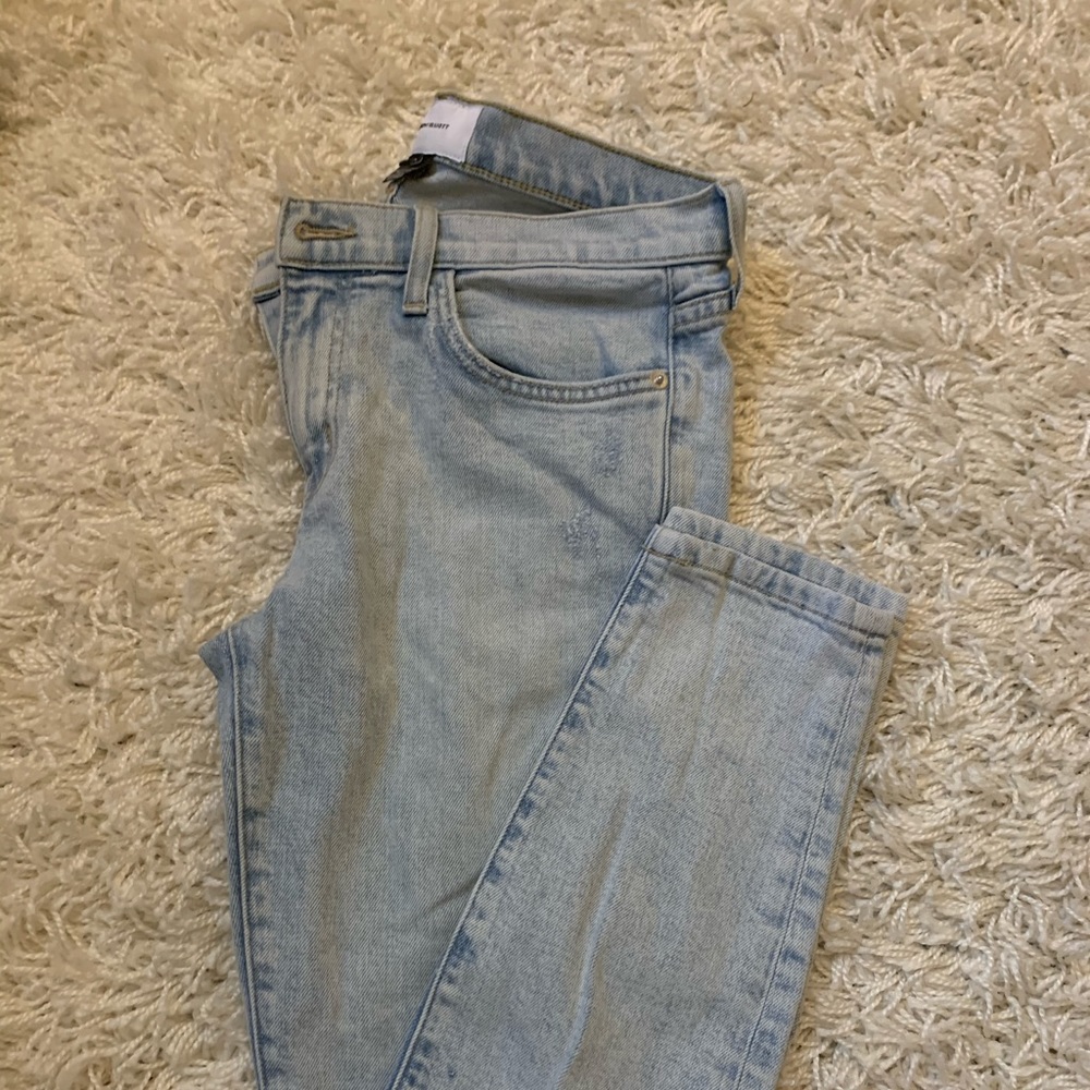 STRAIGHT LEG LIGHT WASH DENIM FROM Current Elliott
